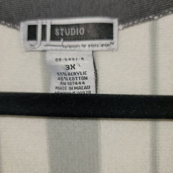 Gray/Off White Dolman Sleeve Top - Picture 2 of 2